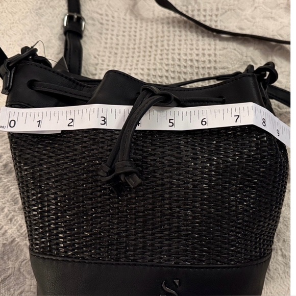 Vera Wang Black Woven Shoulder Bag - Picture 6 of 6